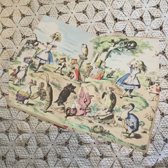 Vintage Hardcover Children’s Alice in Wonderland & Through the Looking Glass - Picture 4 of 4